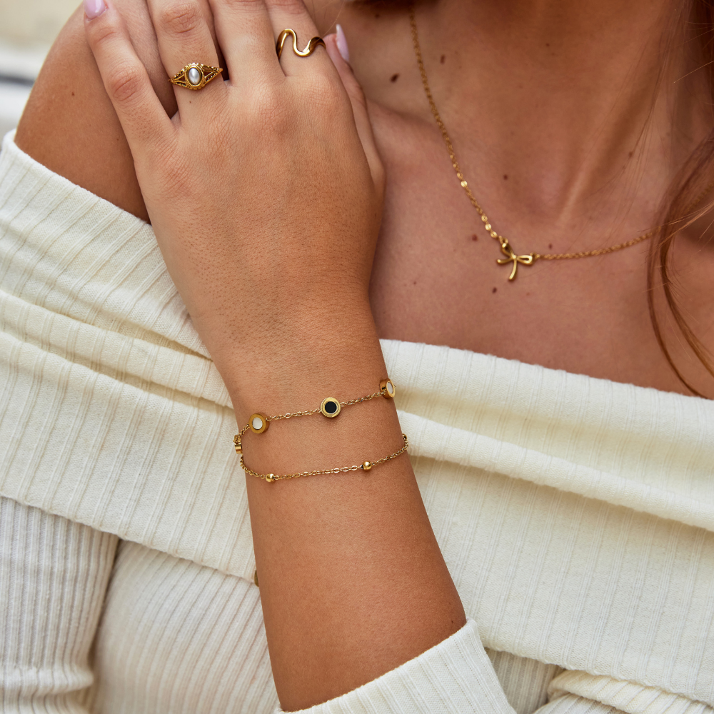 Bracelet of Onyx and White Stone