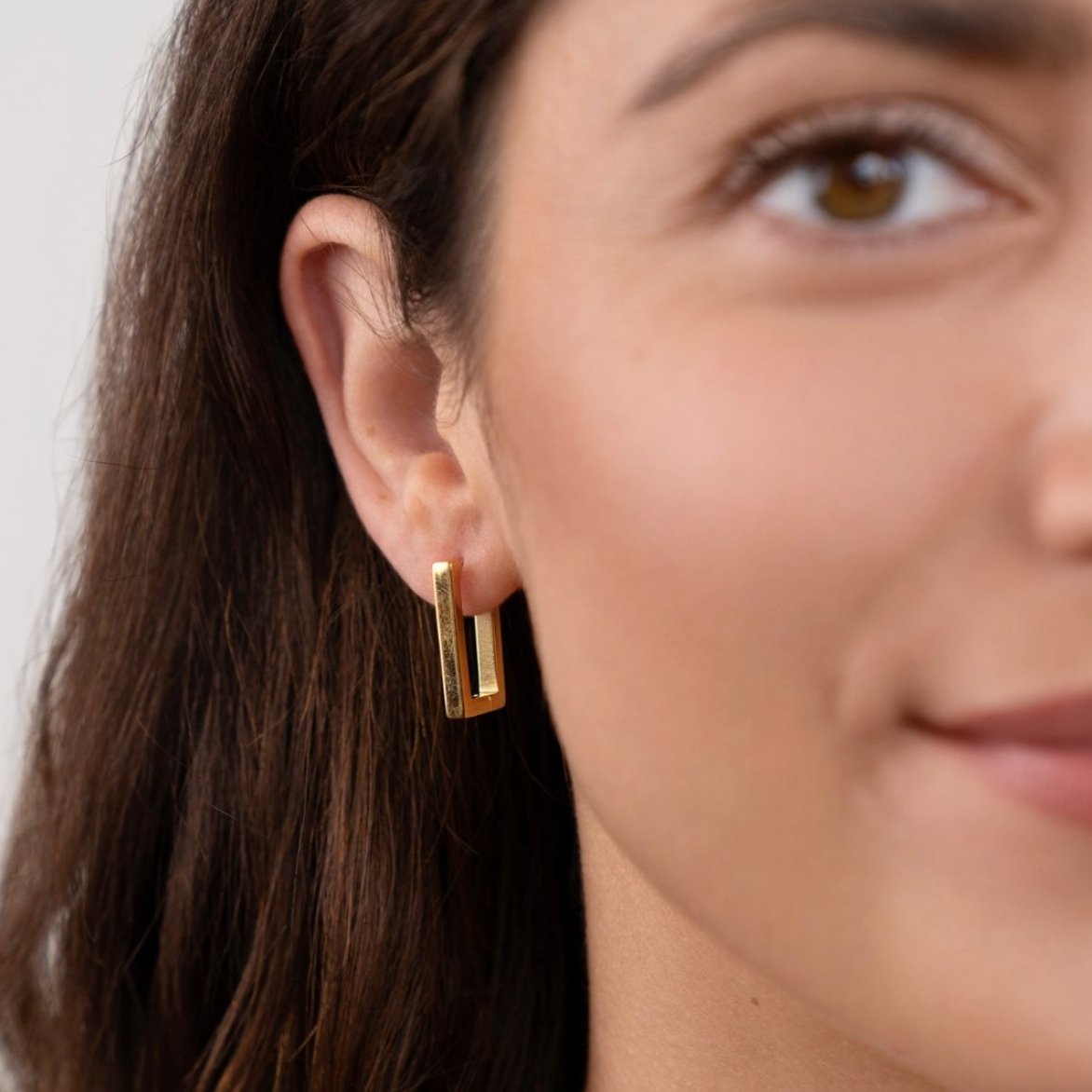 Karolina – Gold Earrings with Geometric Mix.