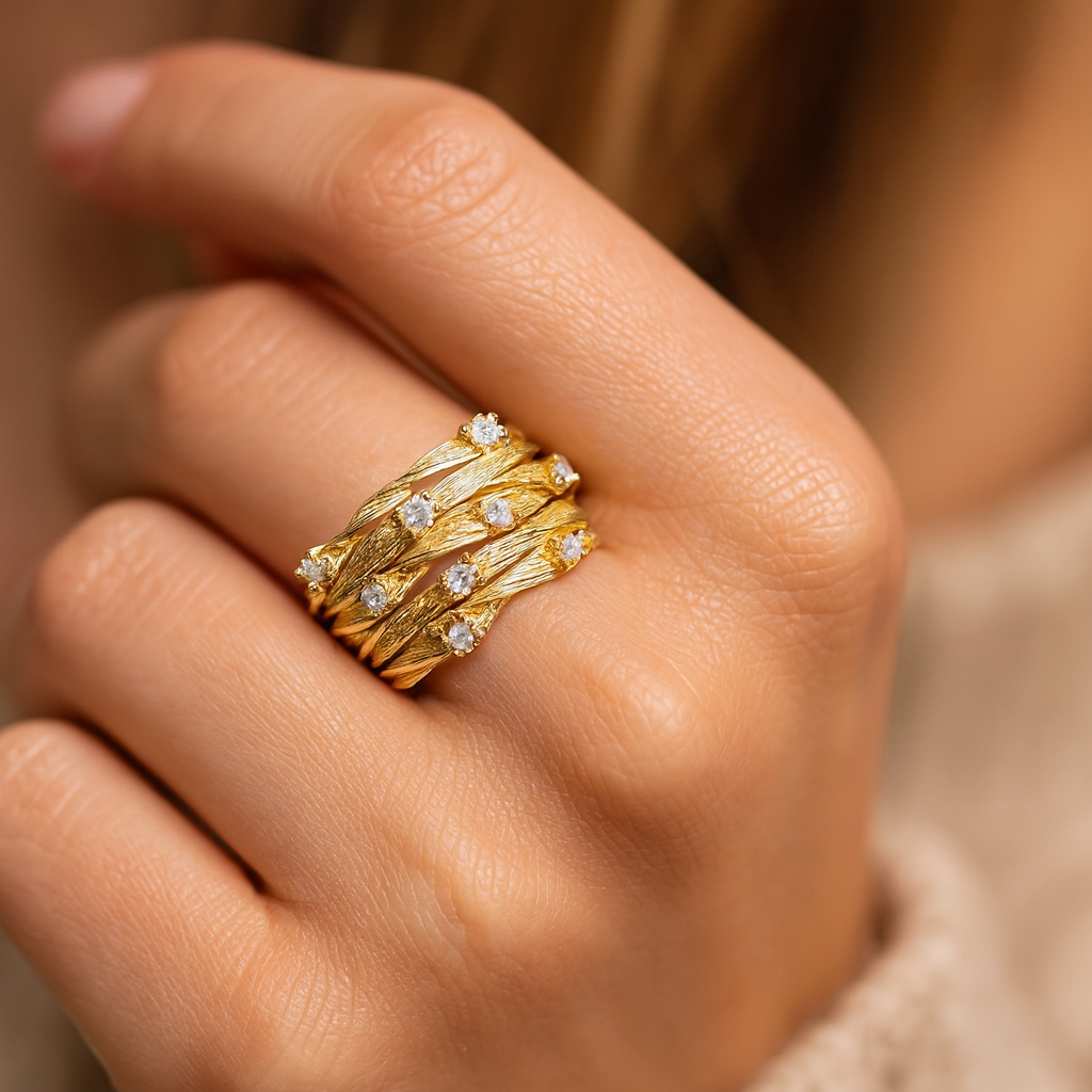 Johana - Vintage gold ring with zircon