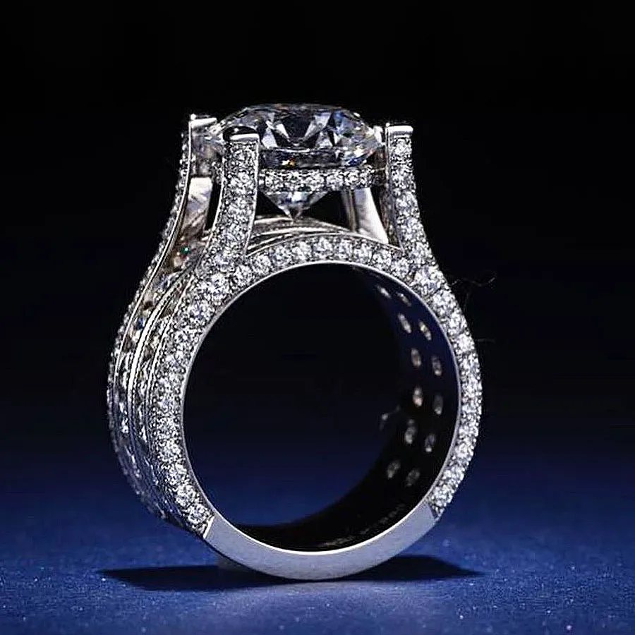 Jasmin – Ring with an exceptionally sparkling diamond in a vintage setting