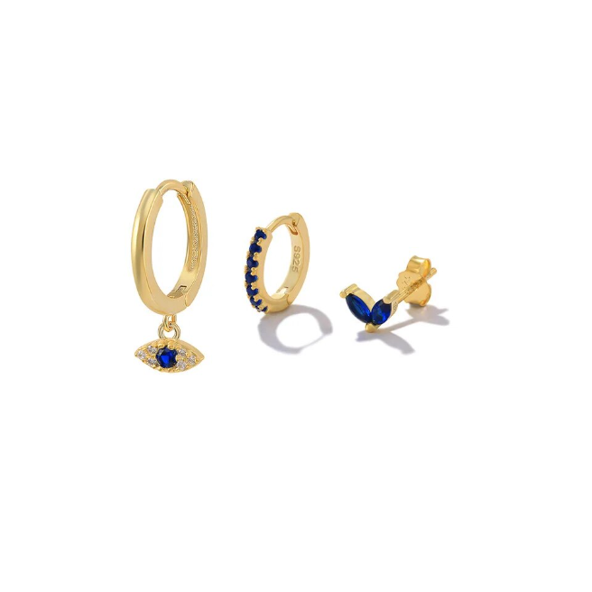 Leandra – Gold earrings with a sophisticated shape.