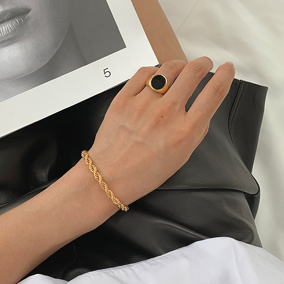 Lena – Gold Bracelet with Fine Braided Design
