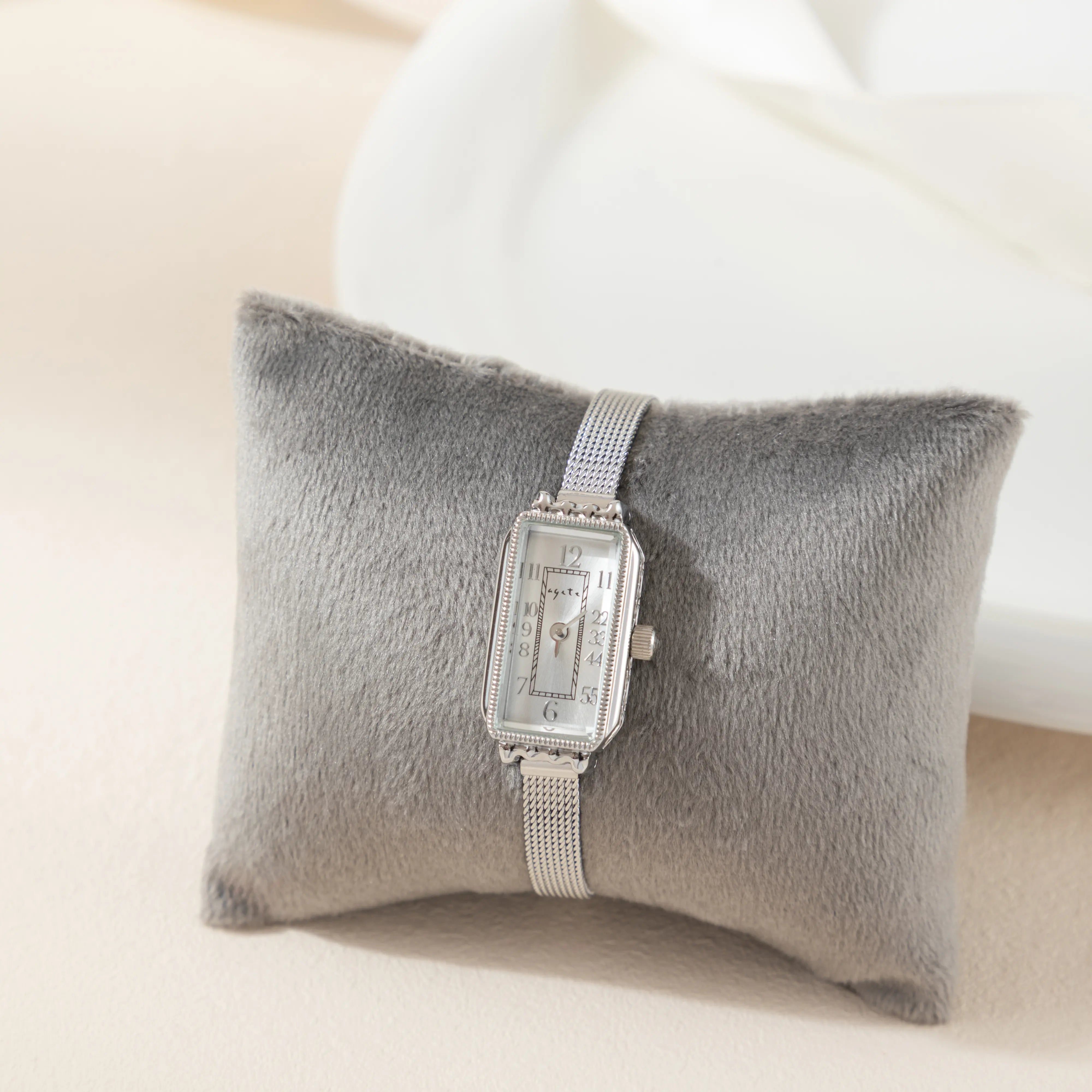 Teoresa – Gold Watch with Rectangular Dial.