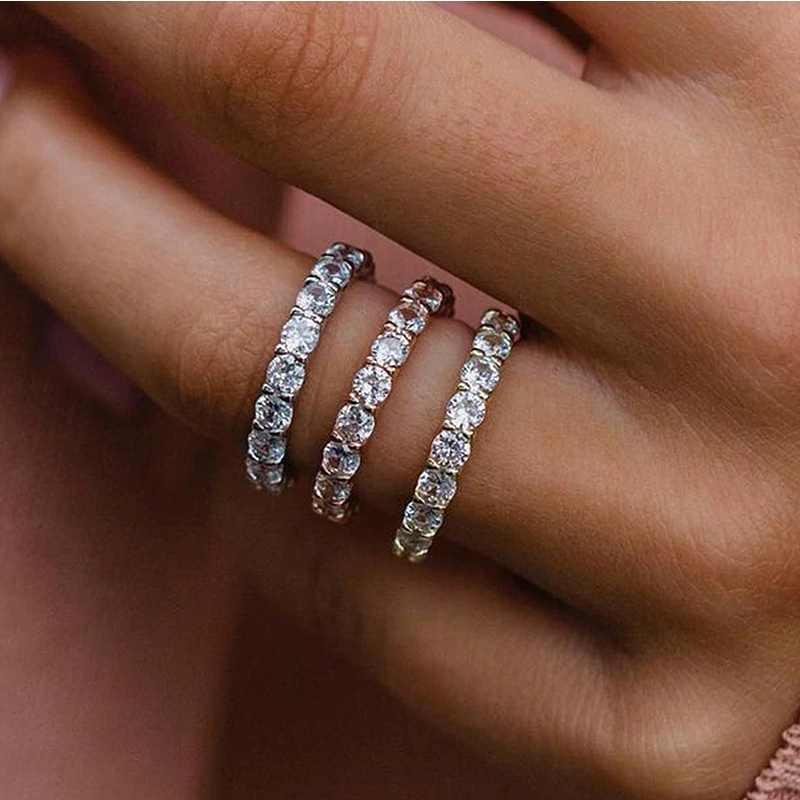 Elizka – Diamond ring with double band.