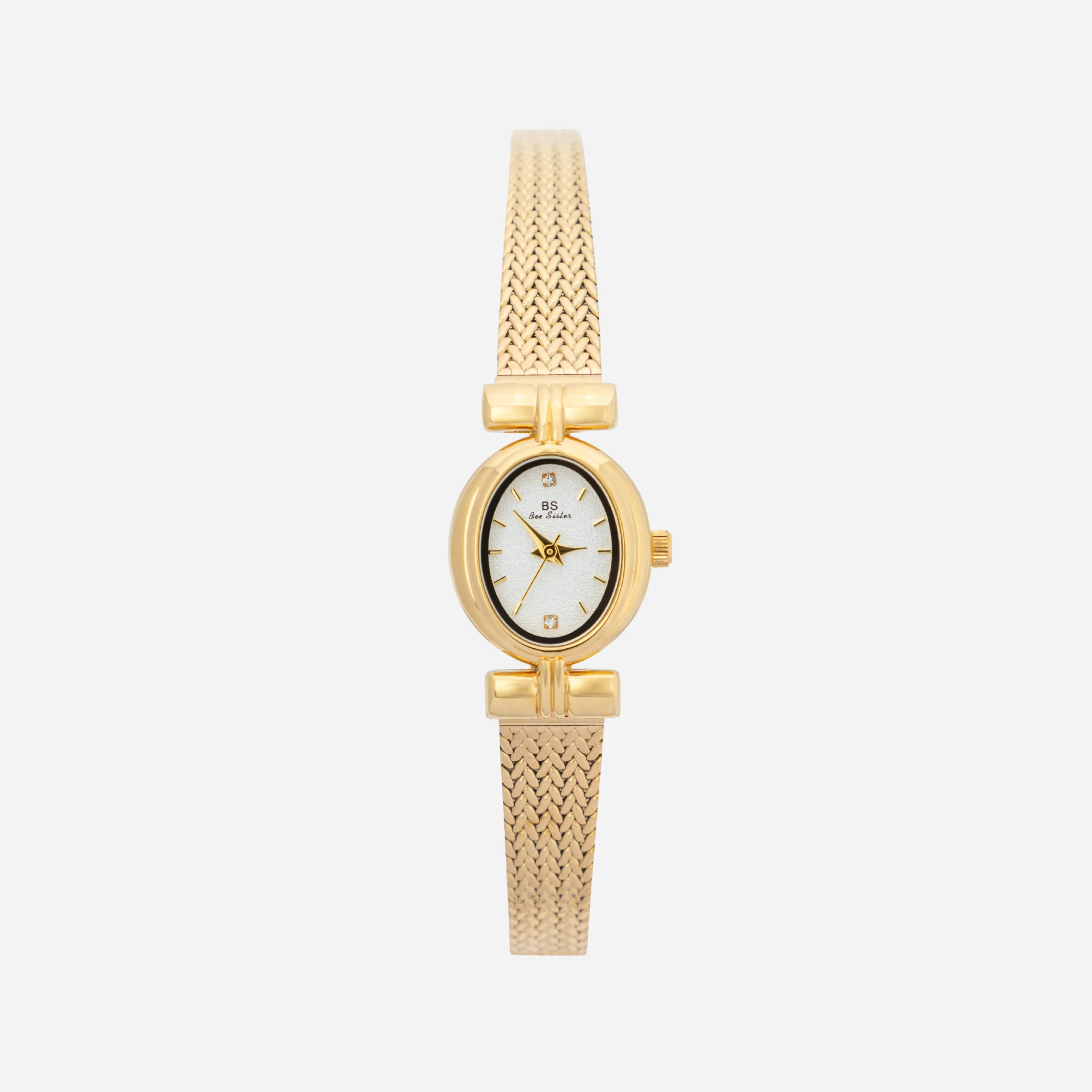 Selina – Gold with oval pattern.