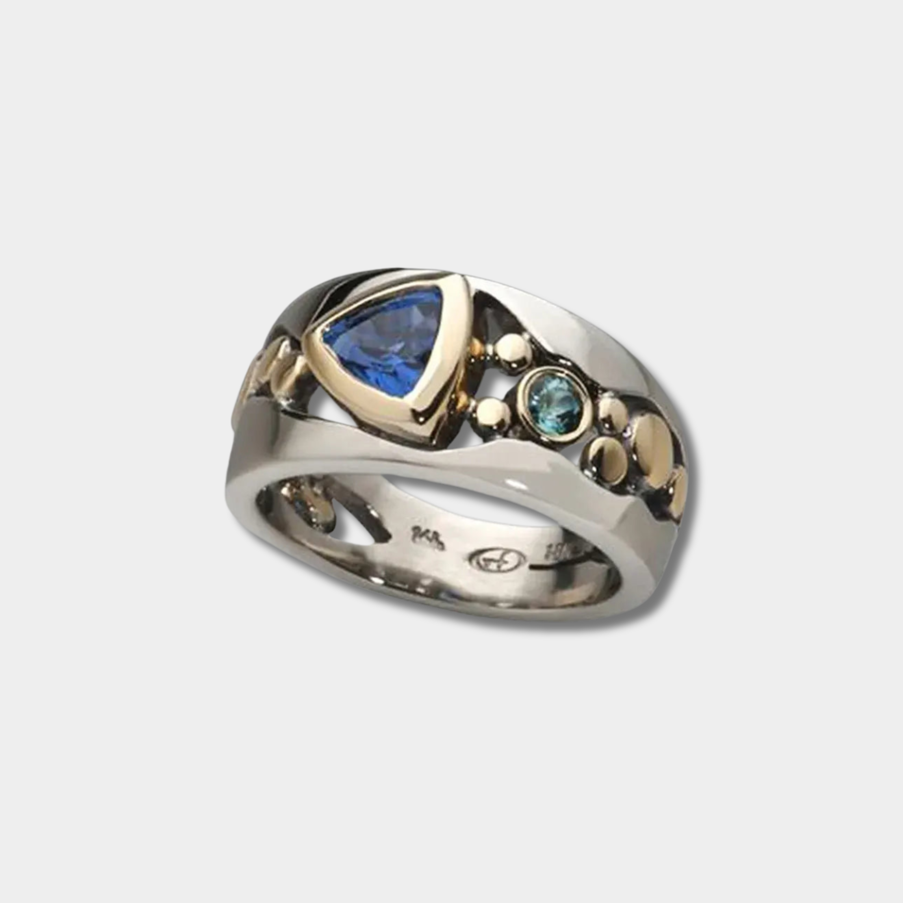 Leona - Vintage Ring with Blue Crystal