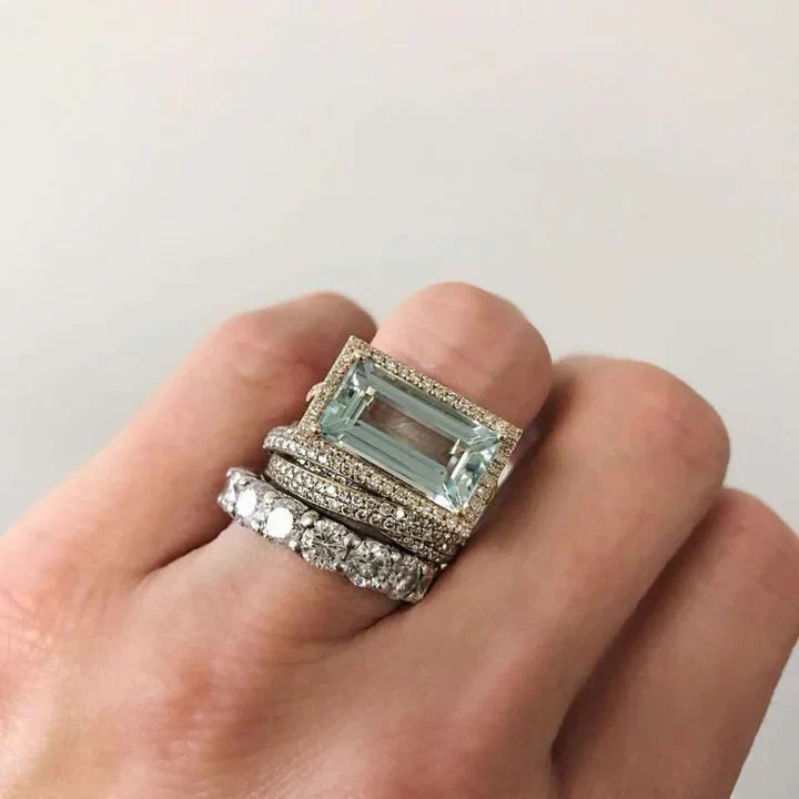 Gabrielle - Vintage ring of turquoise glass