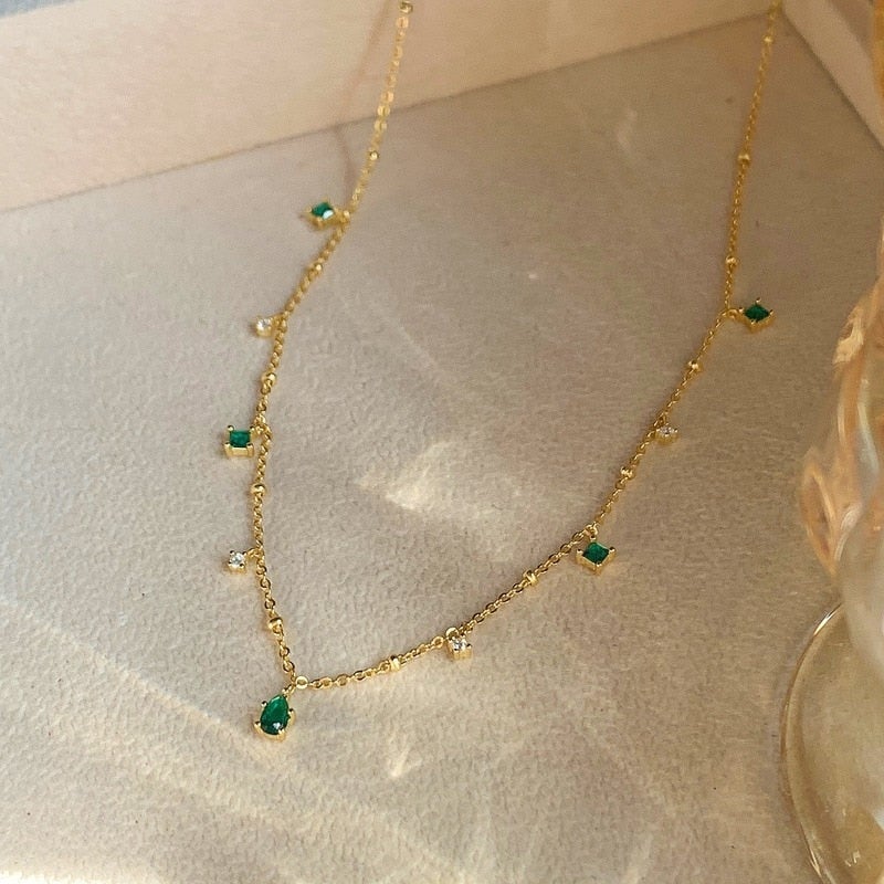 Martha – Gold Necklace with Green Pendant.
