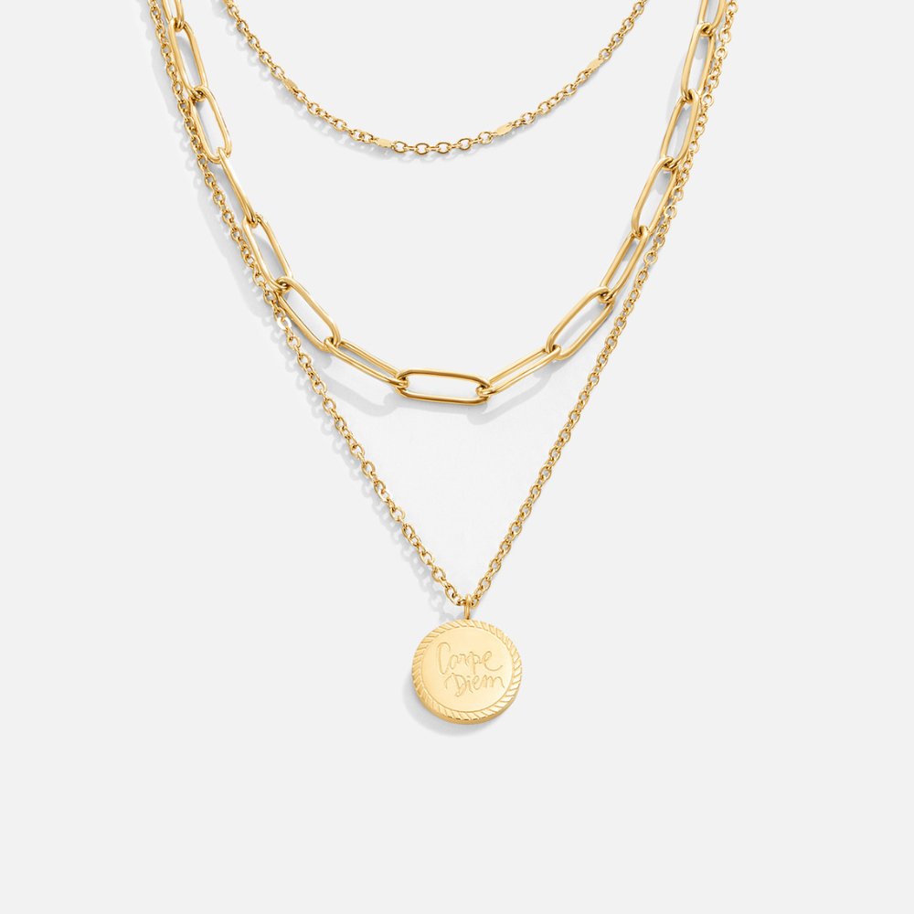 Karolina – Multi-layer necklace with round pendant.