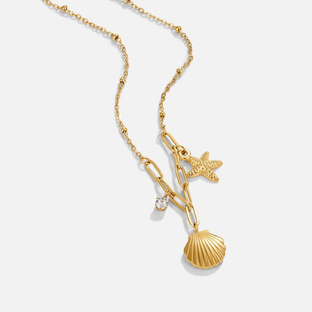 Greta – Necklace with Hanging Star in Gold.