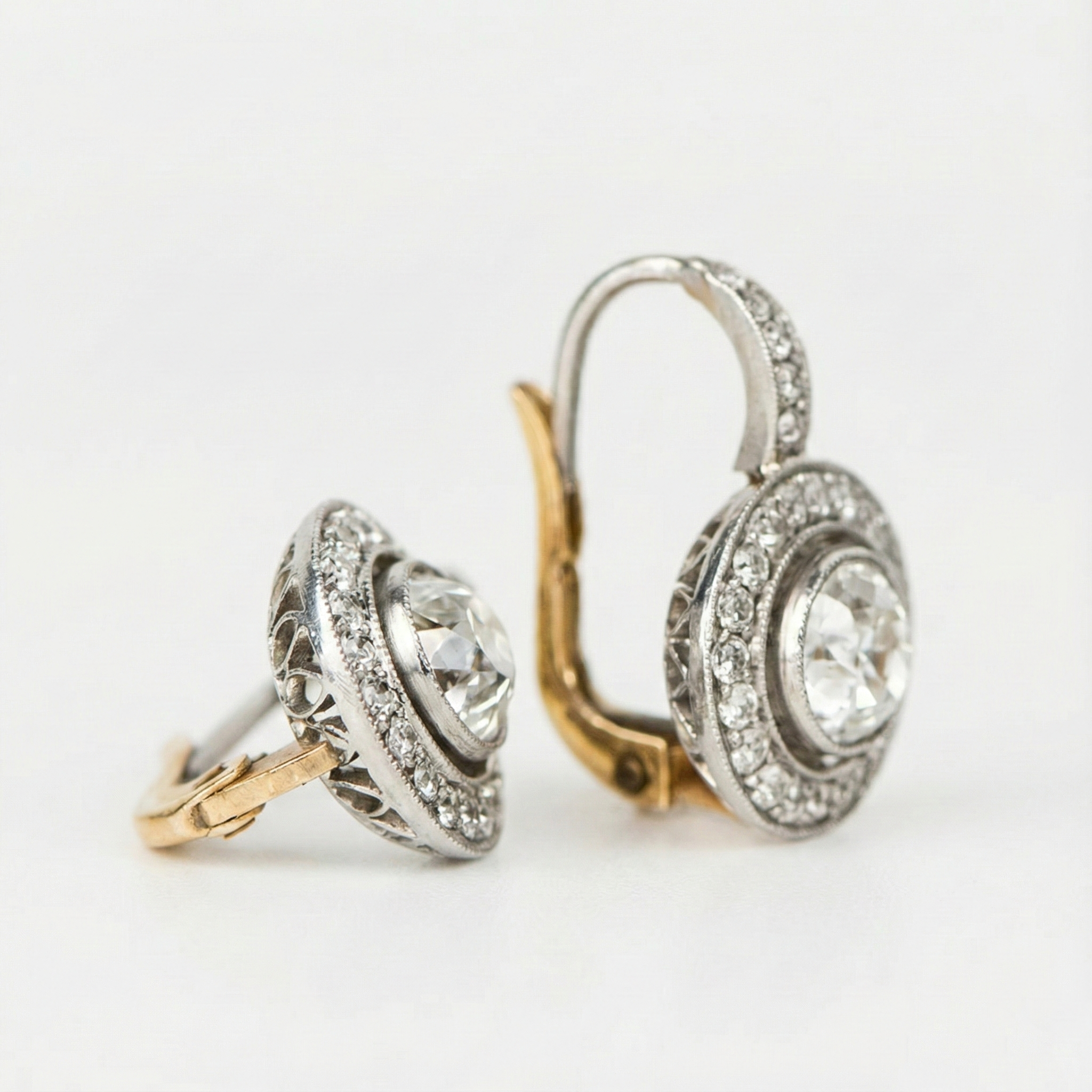 Amalia - Vintage Hanging Earrings in Crystal