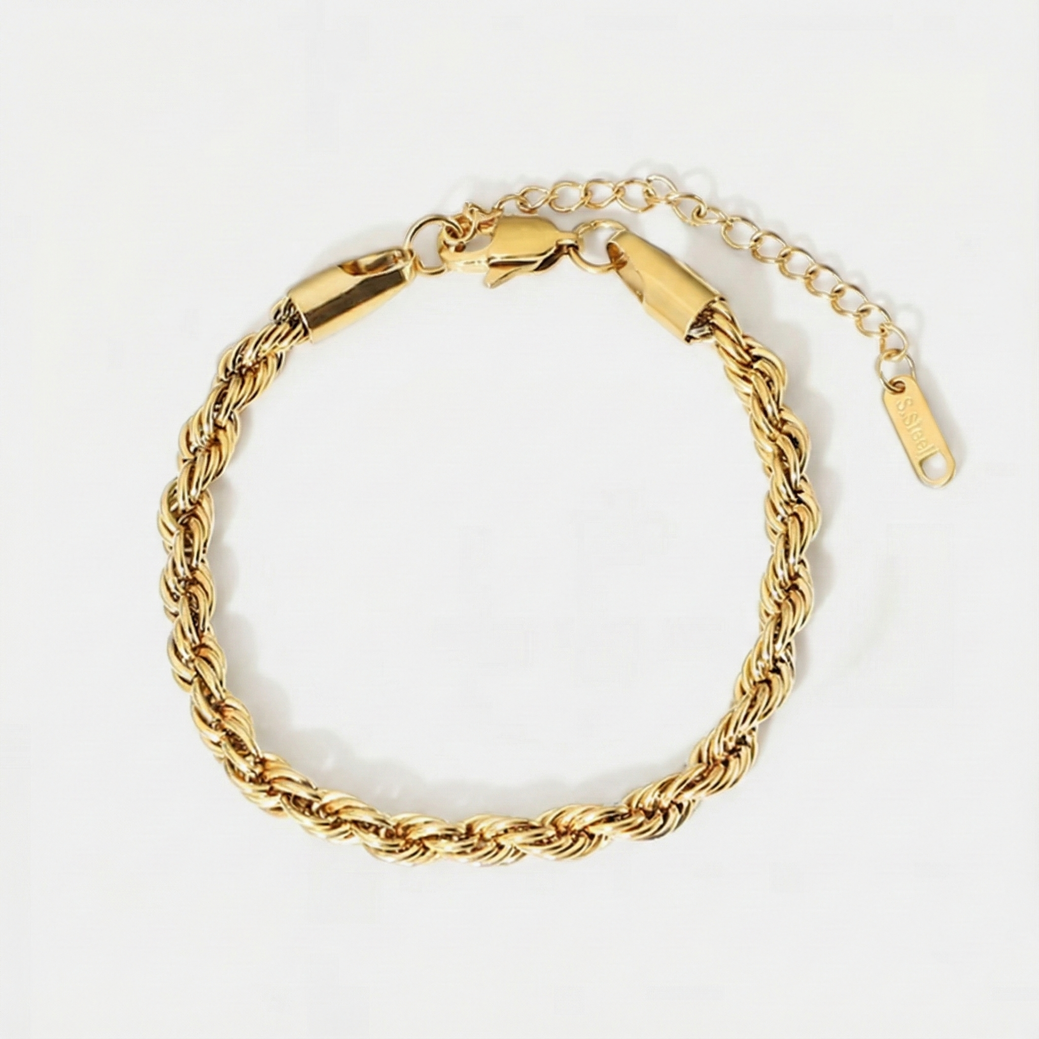 Lena – Gold bracelet with fine textured cord