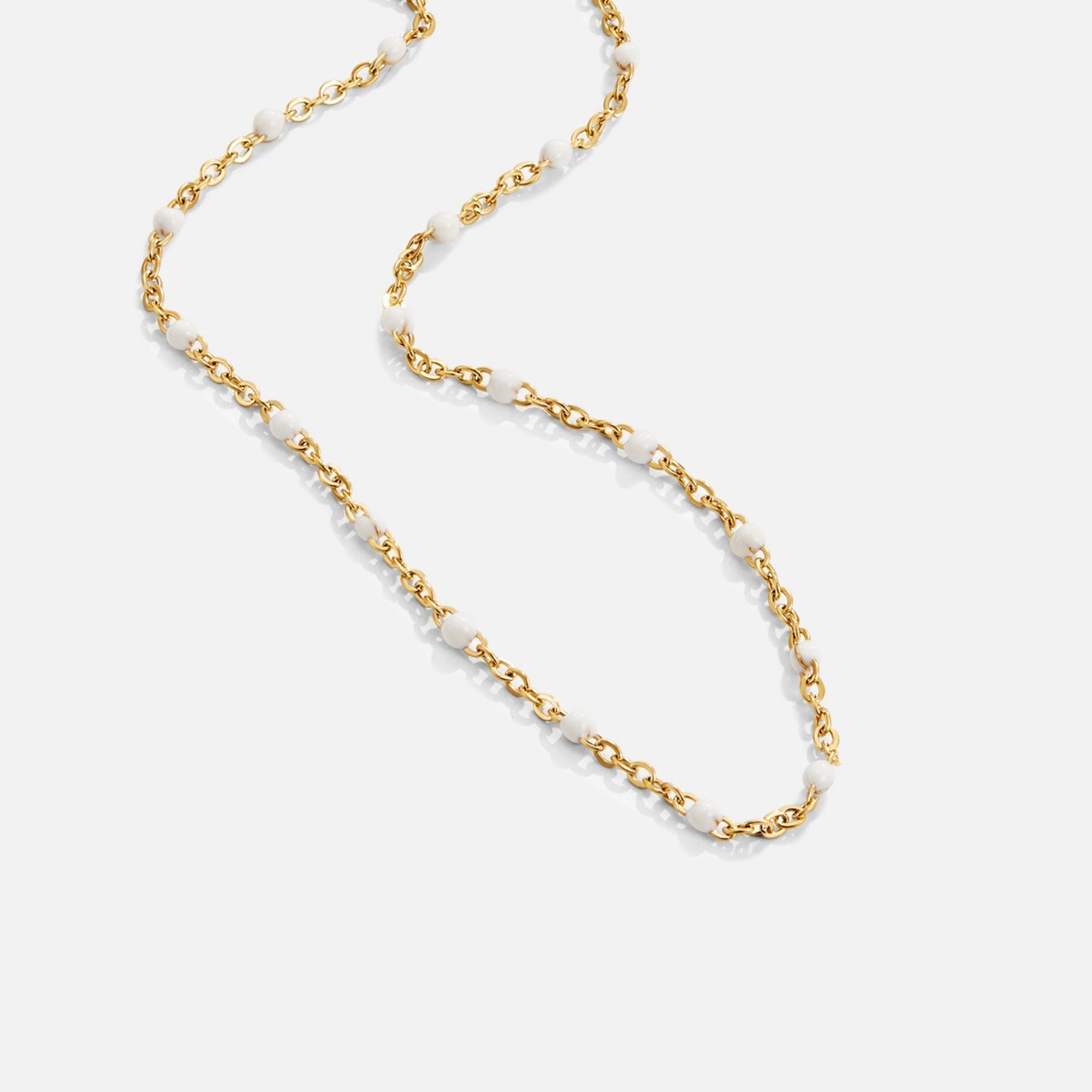 Milena – Short necklace with a smooth surface.