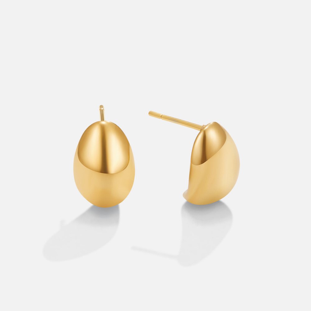 Frieda – Gold earrings with a round curve.